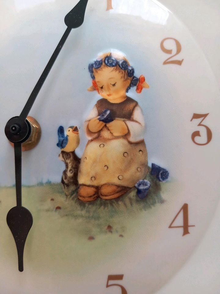 Goebel Göbel Hummel Wanduhr Porzellan in Berlin