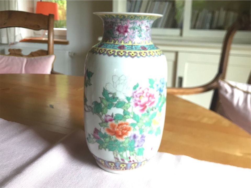 Vase China in Nortmoor