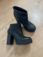 Damen Stiefeletten Frankfurt am Main - Bornheim Vorschau