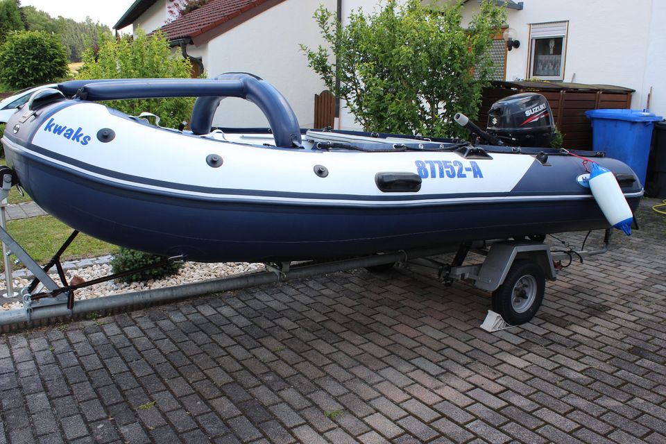 Schlauchboot 3,8m, mit Suzuki Außenborder 15 PS und Trailer in Aidenbach