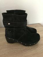 Crocs Stiefel cobbler studded boot schwarz Leder W7 Gr. 37/38 Saarland - Beckingen Vorschau