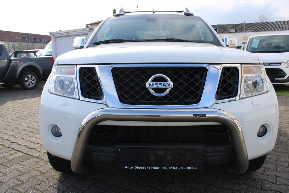 Nissan Navara Pick-up Double Cab LE 4X4 in Wiesbaden