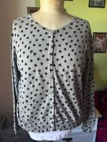 süßer Cardigan mit Herzen Heart Strickjacke  42 44 grau schwarz Düsseldorf - Bilk Vorschau