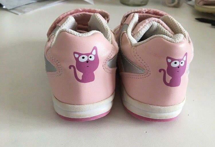 Sneakers Turnschuhe Klett Gr. 24 Cupcake in Eggenfelden