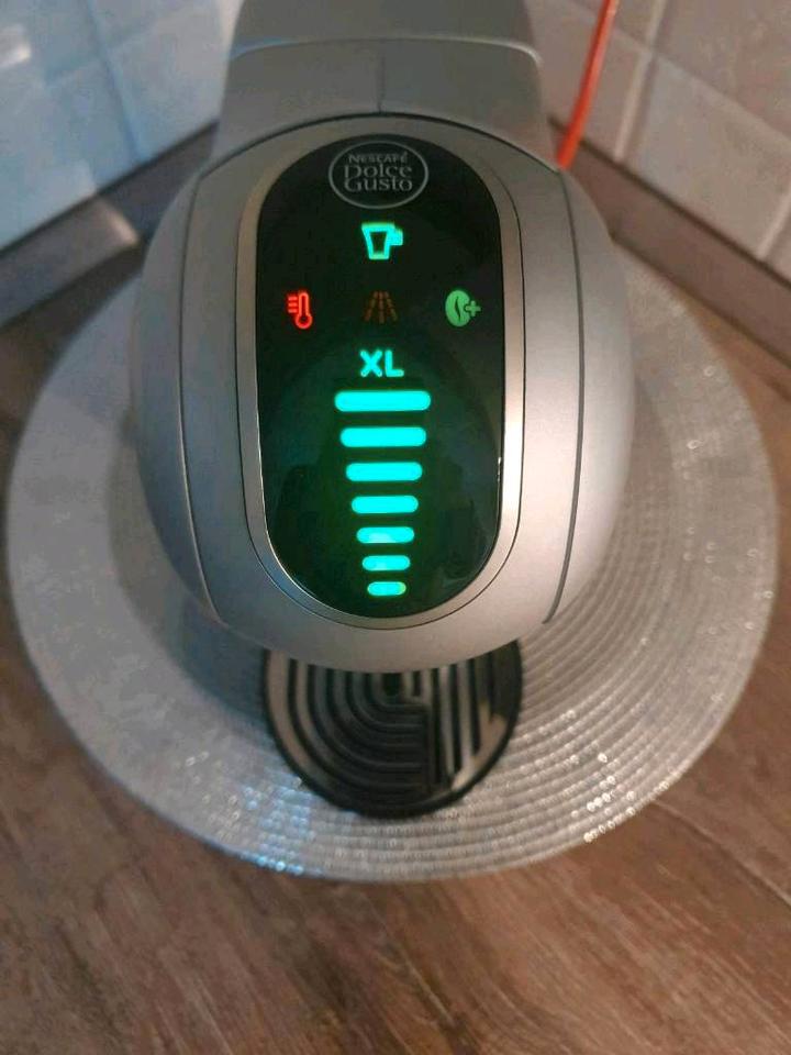 Krups Dolce Gusto Genio S Touch, fast neu, Kapselmaschine, in Pingelshagen