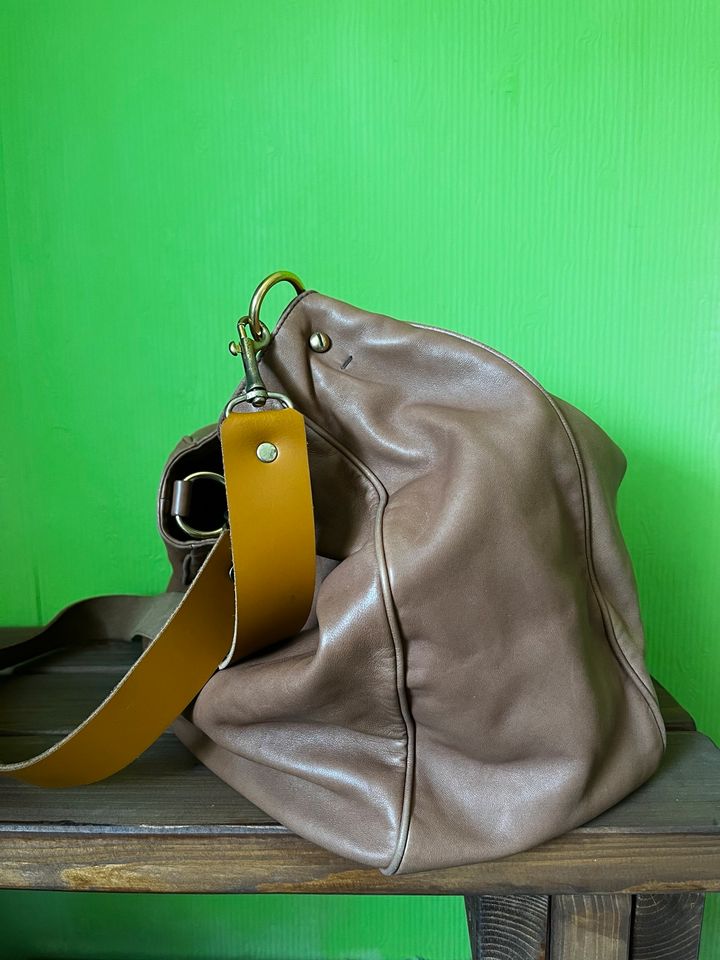 Ledertasche cognac von Yve Saint Laurent in München