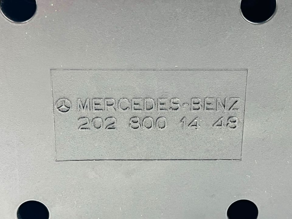 Mercedes Benz W202 ZV Pumpe Zentralverriegelung 2028001448 in Bad Doberan