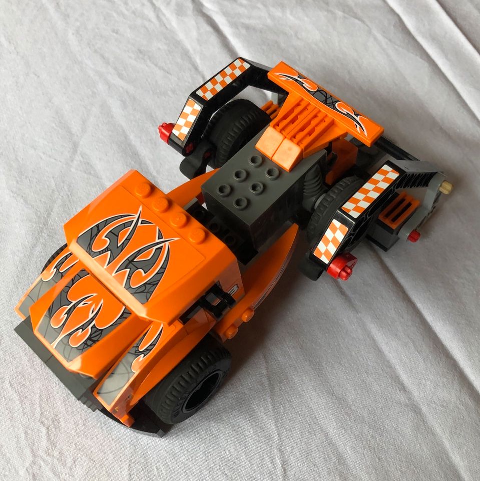 LEGO Racer Orange in Bonn