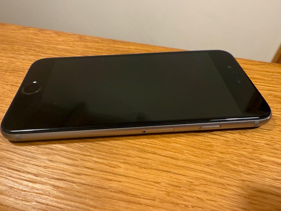 iPhone 6s Space Gray  |64 GB | geringe Gebrauchsspuren | Akku Def in Potsdam