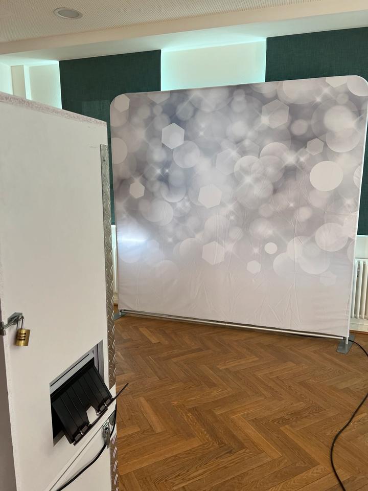 Fotobox mieten für dein Event mit Ausdrucken vor Ort möglich in Wolfsburg