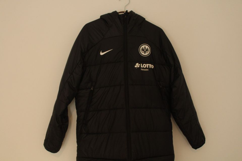 NIKE Eintracht Frankfurt Jacke 2 in 1 Größe: S in Hamburg