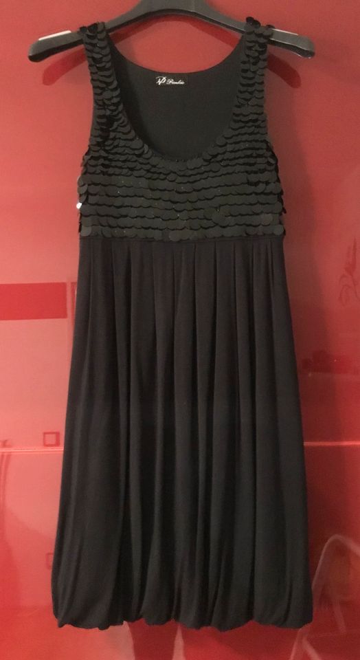 Party-Kleid mit gr. Pailletten Gr. 36 Pimkie schwarz 2000er in Landshut