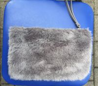 Handtasche Clutch Fellimitat grau Schleswig-Holstein - Leck Vorschau