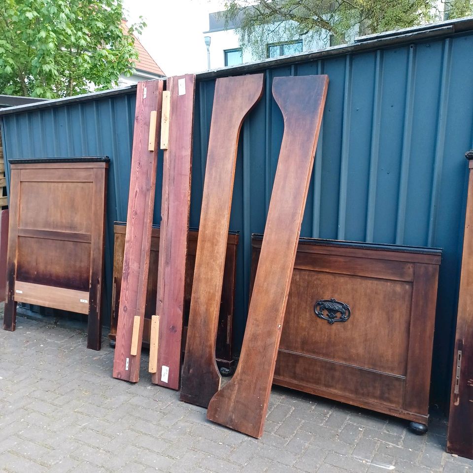 Doppelbett,  Ehebett, Holz  Bett   Alt  Vintage Shabby in Lünen