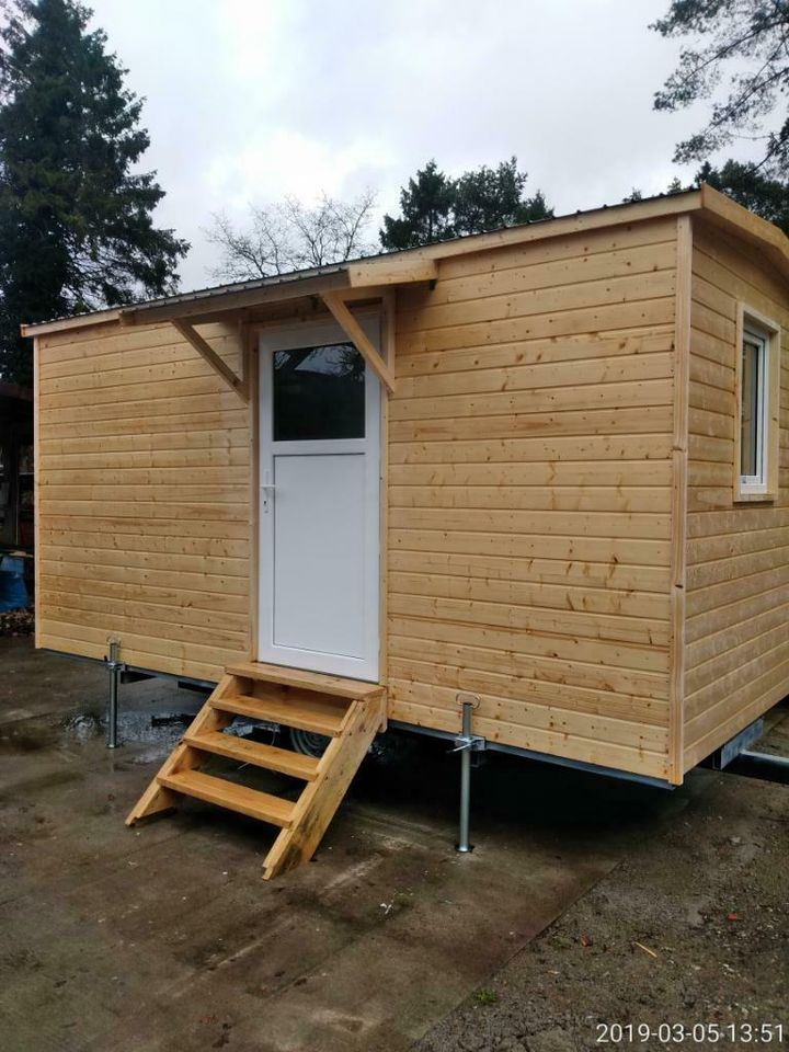 Bauwagen Tiny House Gartenhaus isoliert in Rickling
