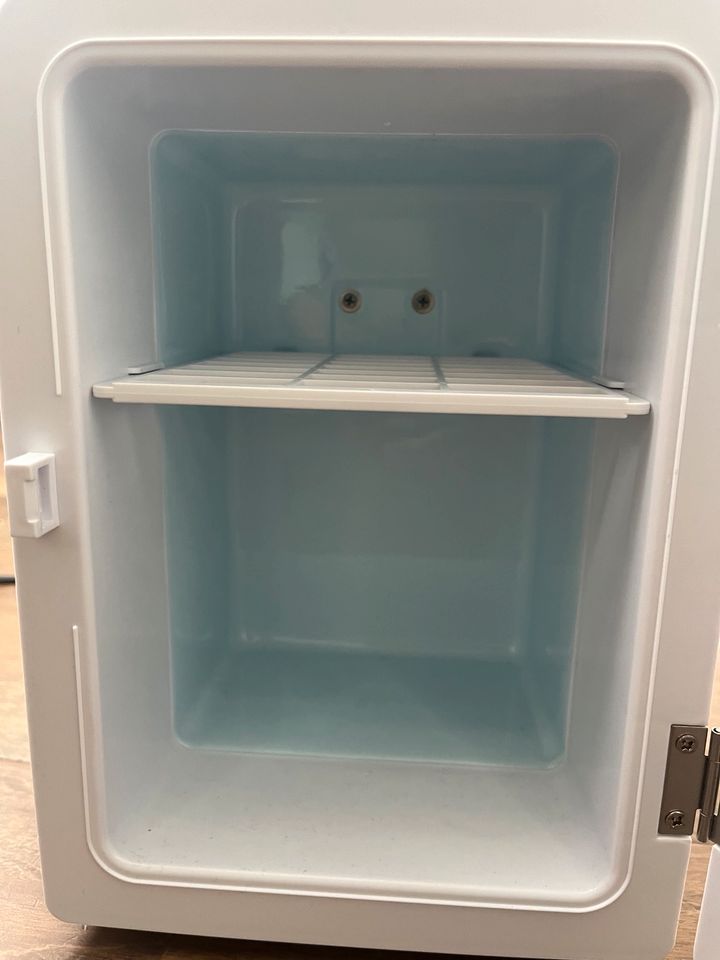 Mini-Kühlschrank in Otterwisch