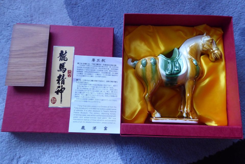 Keramik Pferd im Tang-Stil glasiert, Taiwan/China in Winsen (Aller)