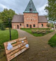 Willkommensschild aus Paletten als Deko für Hochzeit Niedersachsen - Scholen Vorschau