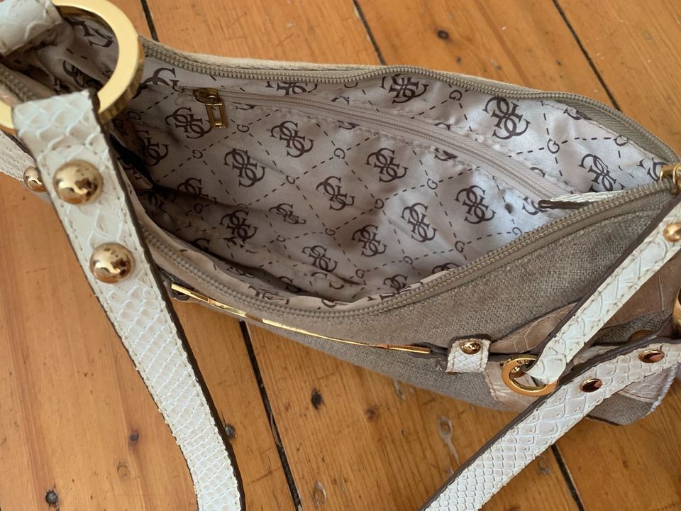 Guess Vintage Schultertasche in Hannover