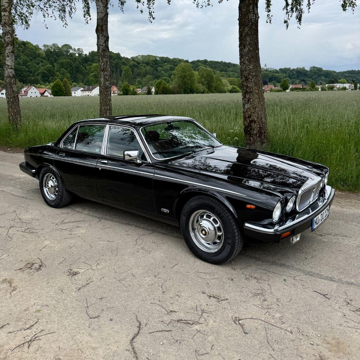 Abbildung des Autos Jaguar XJ12