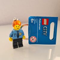LEGO Schlüsselanhänger City Polizist NEU 853091 Policeman Polizei Thüringen - Erfurt Vorschau