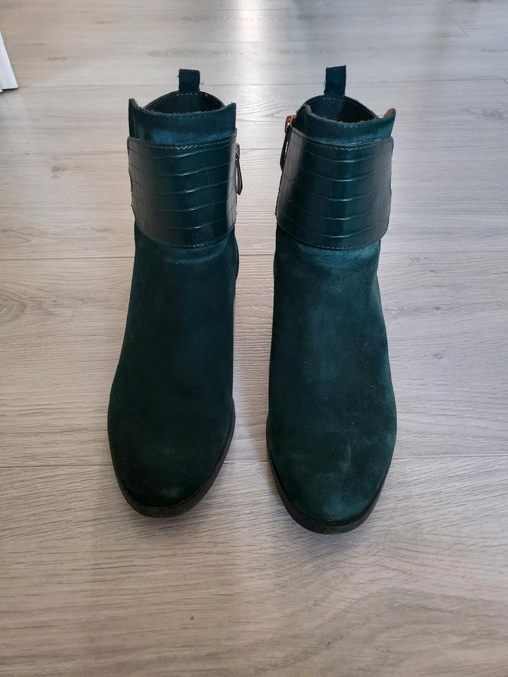 Tamaris Boots Stiefeletten Gr. 40 Waldgrün Wildleder/Leder in Kamen