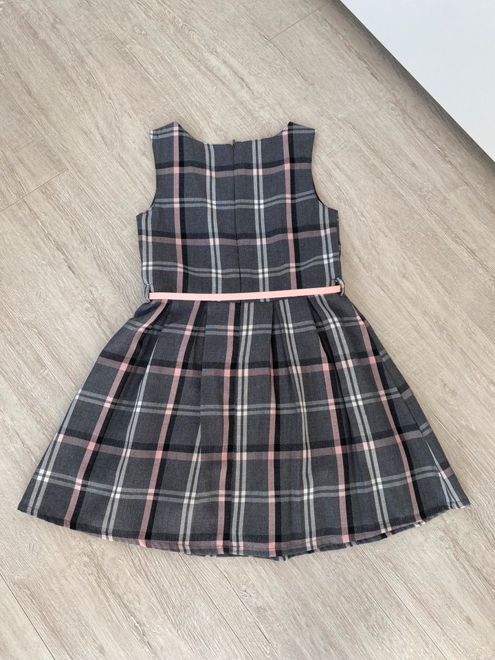 Mädchen Kleid kariert grau rosa mit Gürtel Gr 122 C&A in Hamburg