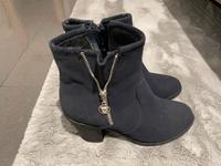 Stiefeletten Navy marinefarbend 39 Damen Winter gefüttert Niedersachsen - Melbeck Vorschau