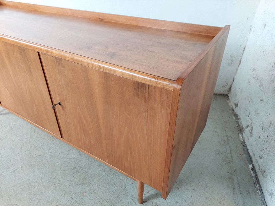 Vintage Hellerau 413 Nussbaum-Furnier Kommode Sideboard Retro DDR in München