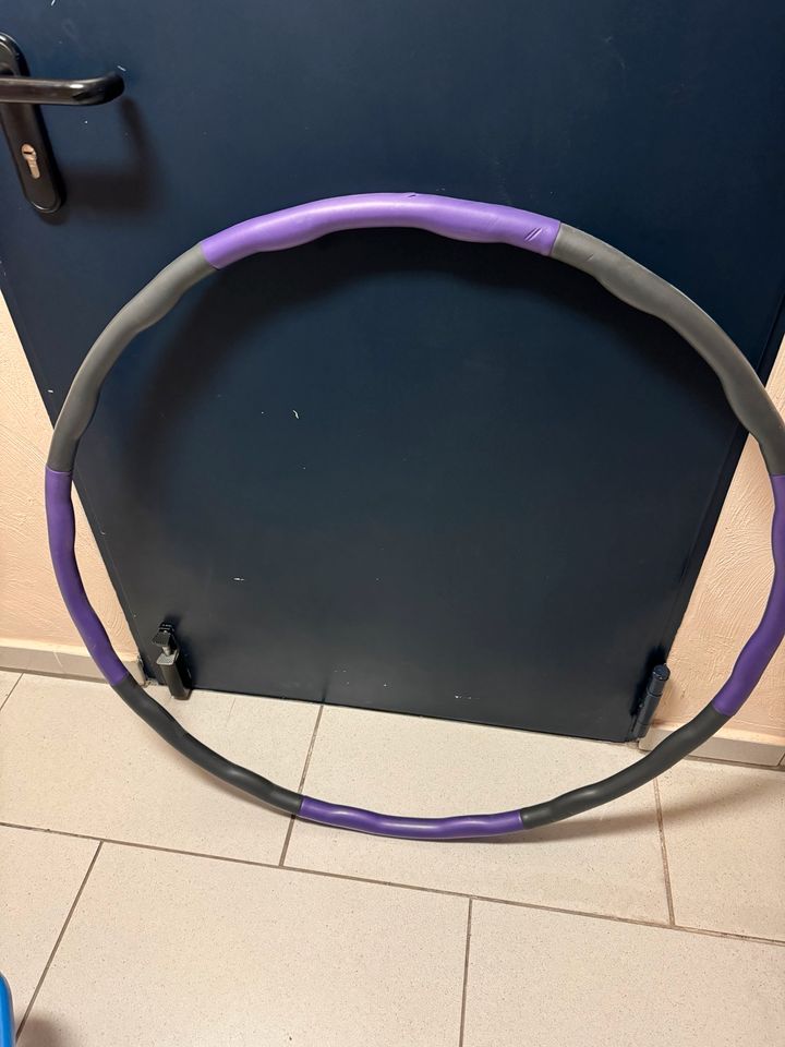 Hula Hoop  von Aweite 95cm und 1,2 kg in Baesweiler