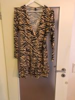 Kleid mit Animal Print in Größe M, Wickelkleid, schwarz und beige Essen - Essen-Ruhrhalbinsel Vorschau