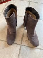 Tolle Damen Stiefeletten von Unisa, Gr 40, mausgrau Nordrhein-Westfalen - Meschede Vorschau