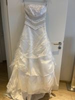 Brautkleid weiß mit Schleppe + Accessoires Nordrhein-Westfalen - Gütersloh Vorschau