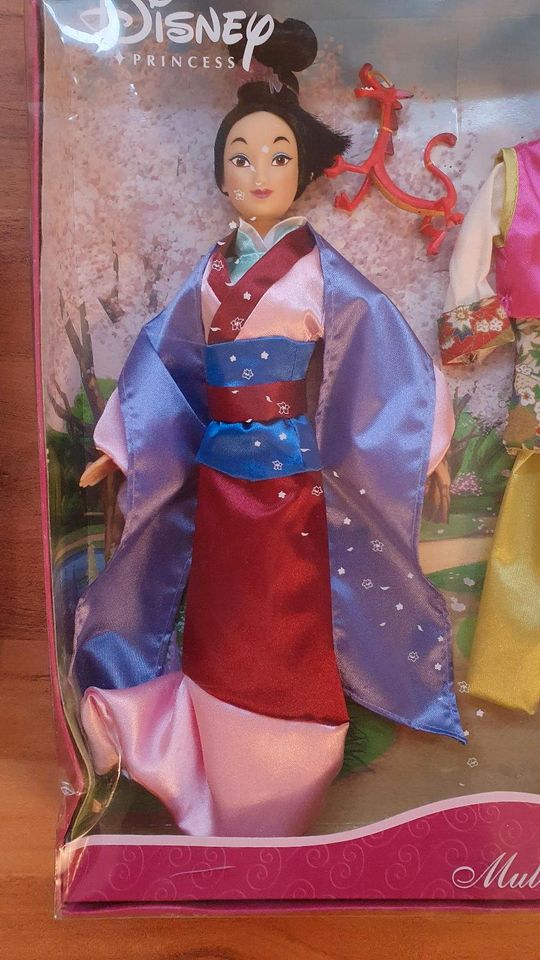 Neu Simba Mulan Nrfb Ovp Mib Puppe Doll Disney Und VHS Film in Biebelnheim