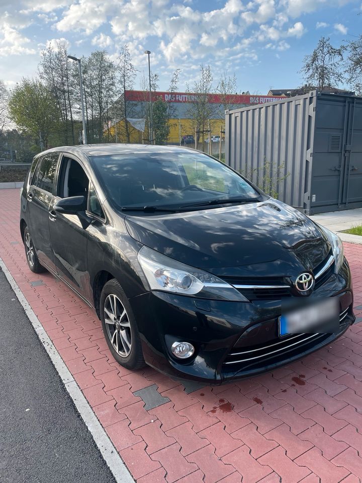 Toyota Verso 7 Sitzer in Wuppertal