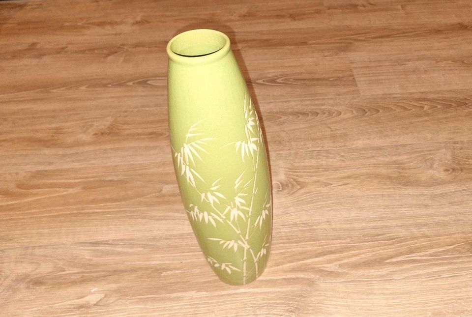 Chinesische Vase mit Bambus Design 80er in Frechen