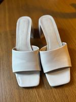 Mules Sandalen Stradivarius weiß Friedrichshain-Kreuzberg - Kreuzberg Vorschau