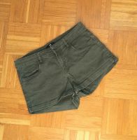 Khaki-grüne Shorts von H&M, 36/S mid waist Nordrhein-Westfalen - Hiddenhausen Vorschau