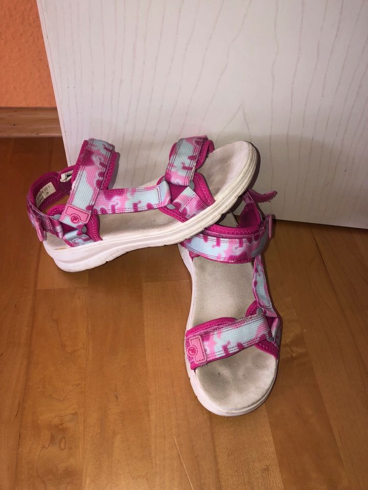 Sandalen Gr.39 Fila rosa weiß Sandaletten in Leipzig