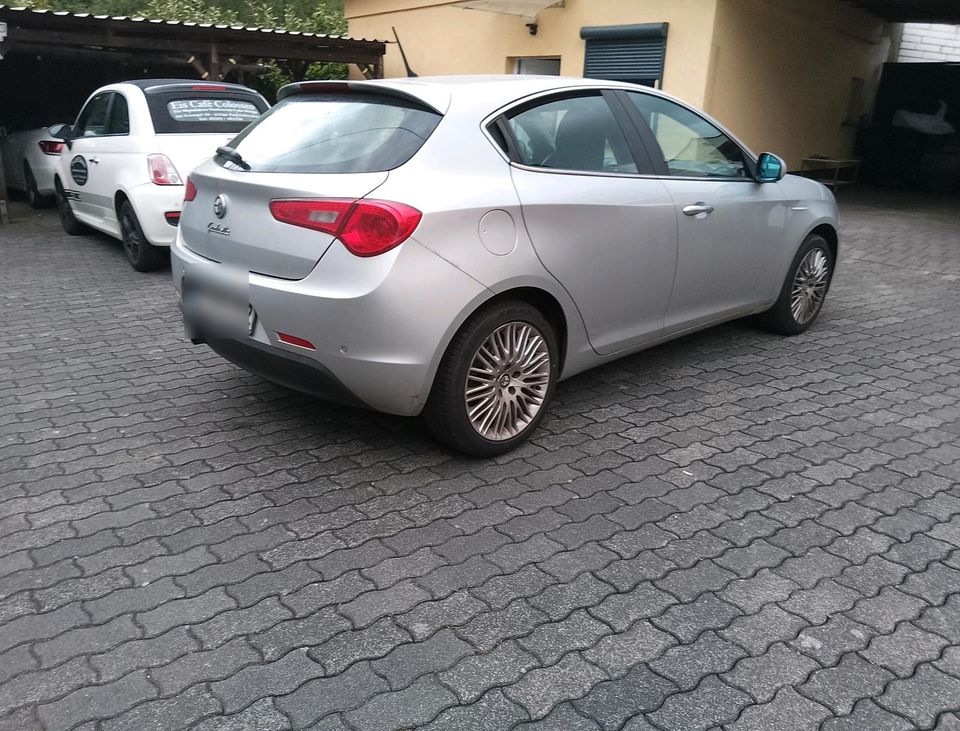 Alfa romeo Giulietta 1.4 Benzin in Gummersbach