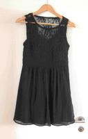 NEUWERTIGEs schwarzes Kleid oben Spitze von Vero Moda Gr. S Kr. München - Neubiberg Vorschau