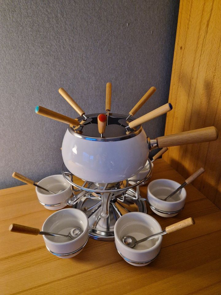 Klassisches Fondue-Set weiß in der OVP in Ilsede