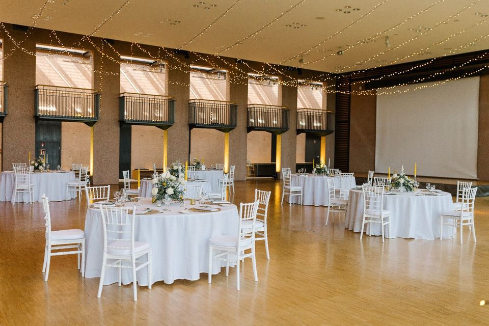 Runde Banketttische Hochzeitstische mieten - 180cm Durchmesser in Trier