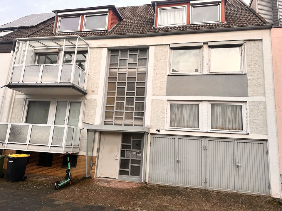 4 Zimmer Wohnung Zierenberg mit Garage Kernsaniert in Hildesheim