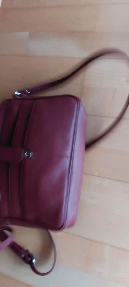 Handtasche bordeaux-rot, neu in Unterschleißheim