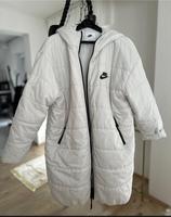 Nike Jacke zu verkaufen Größe L Hessen - Rüsselsheim Vorschau
