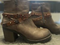 Braune Leder ankle boots Stiefelette Gr. 39, neuwertiger Zustand Nordrhein-Westfalen - Velbert Vorschau