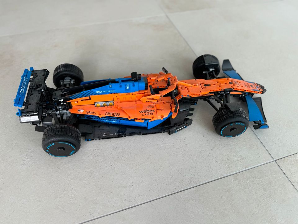 LEGO Technic McLaren Formel 1 Rennwagen in Kämpfelbach