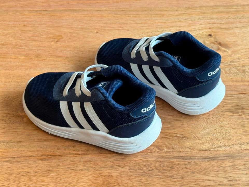 NEU Adidas Baby Schuhe 20 Blau in Konstanz