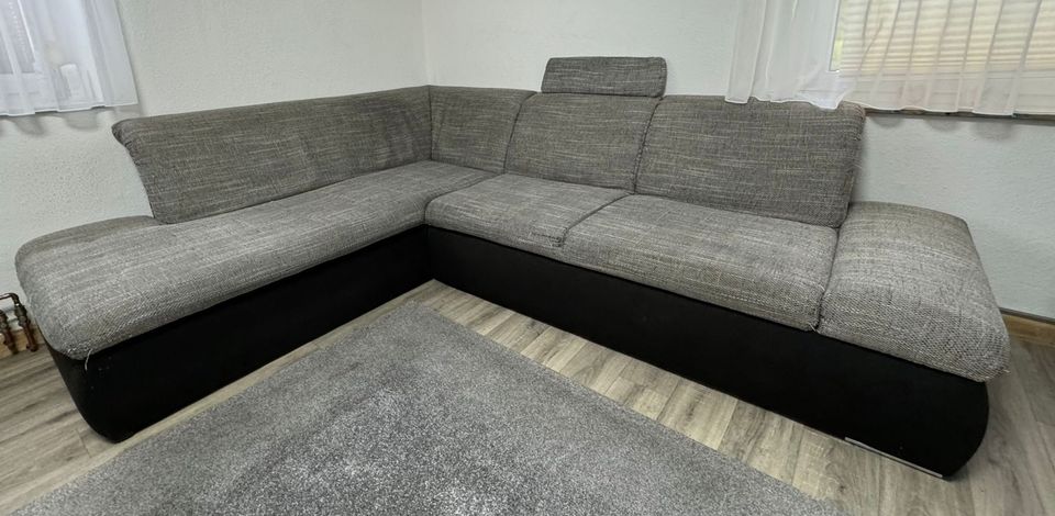 Sofa grau schwarz in Stadtallendorf